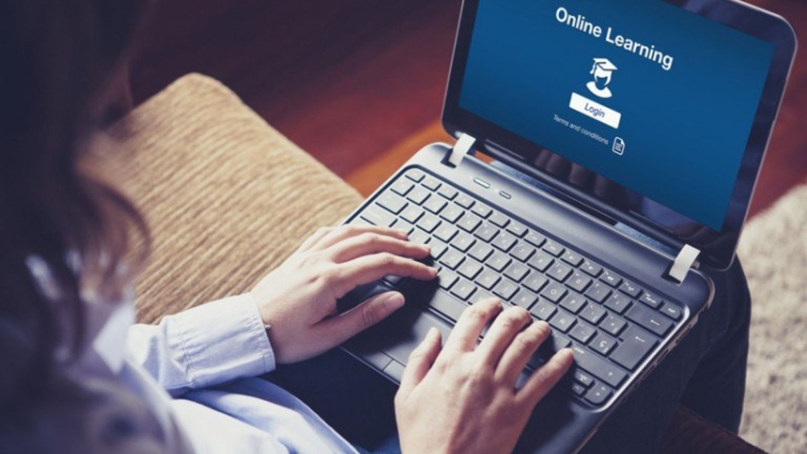 Benefits of Online Learning: 5 Amazing Advantages for Students and Professionals